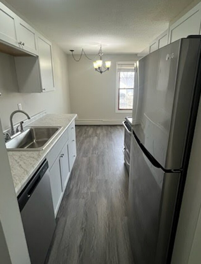 Foto del edificio - 1 Bedroom Recent Renovation in Hopkins