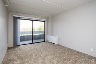 2BR, 2BA - 1,300SF - Arrive Westborough