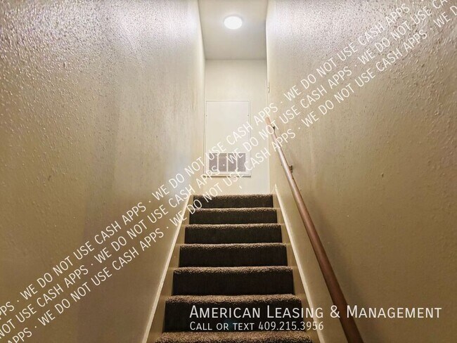 Foto del edificio - 4675 Collier St