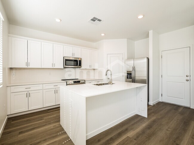 Foto del edificio - 2355 Dolly Ave