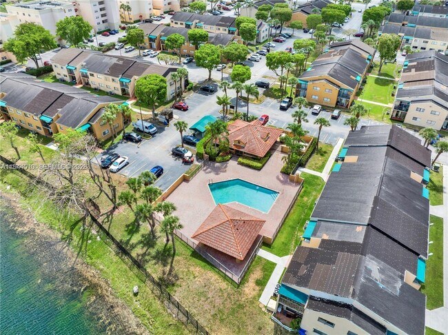 Foto del edificio - 7425 SW 152nd Ave