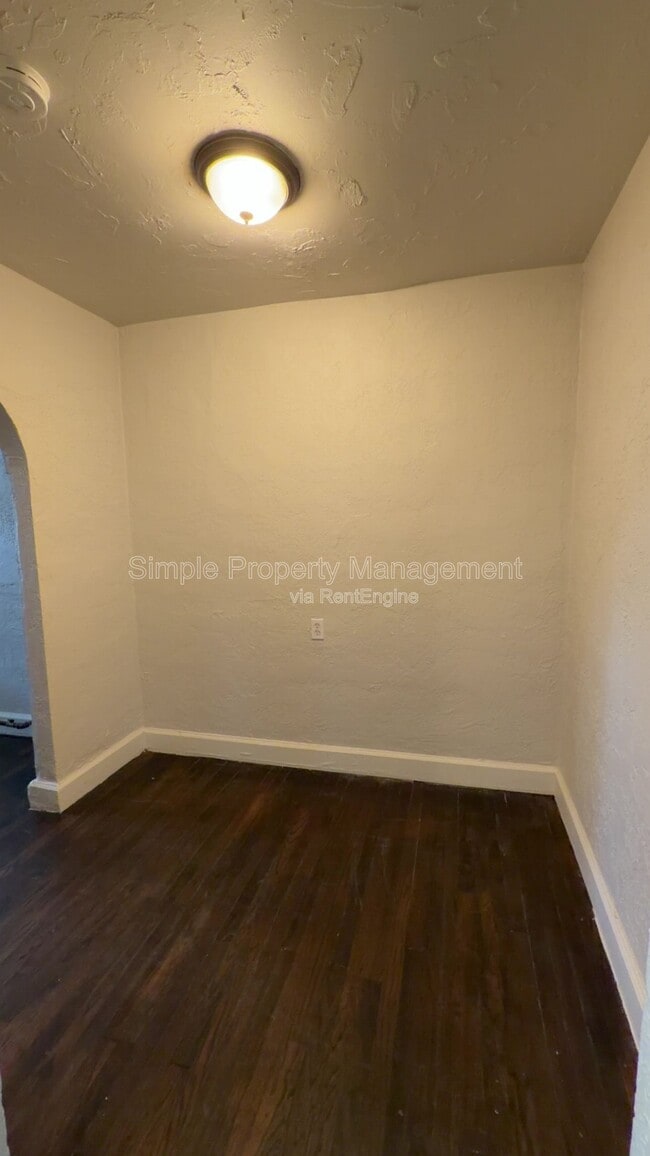 Foto del edificio - 946 East Dr