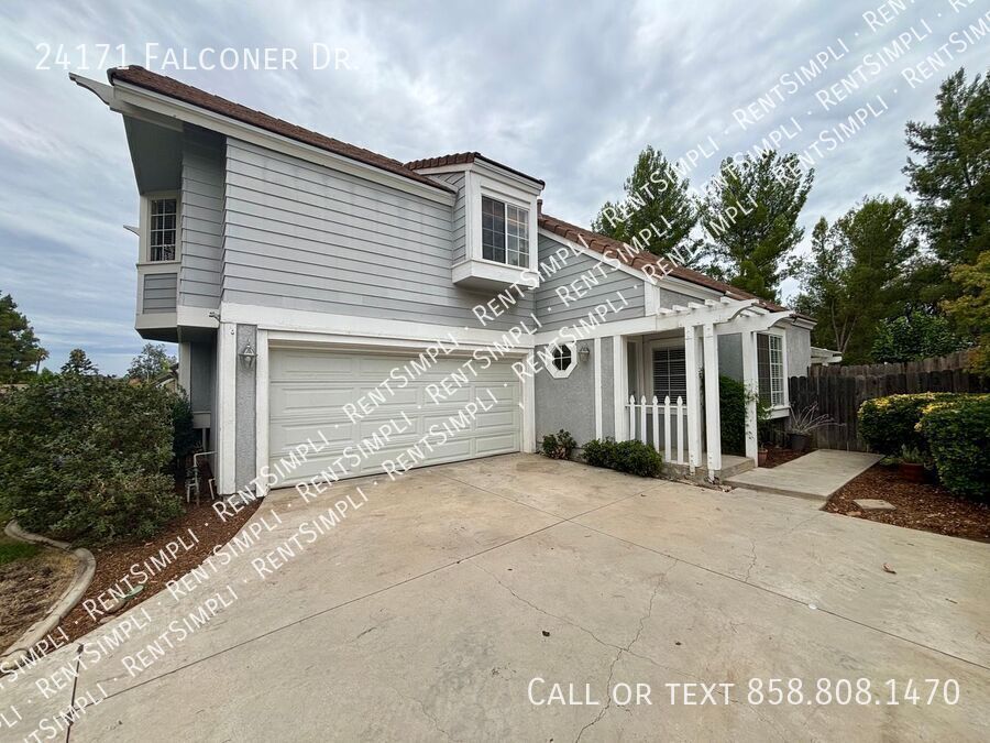 Foto principal - 24171 Falconer Dr