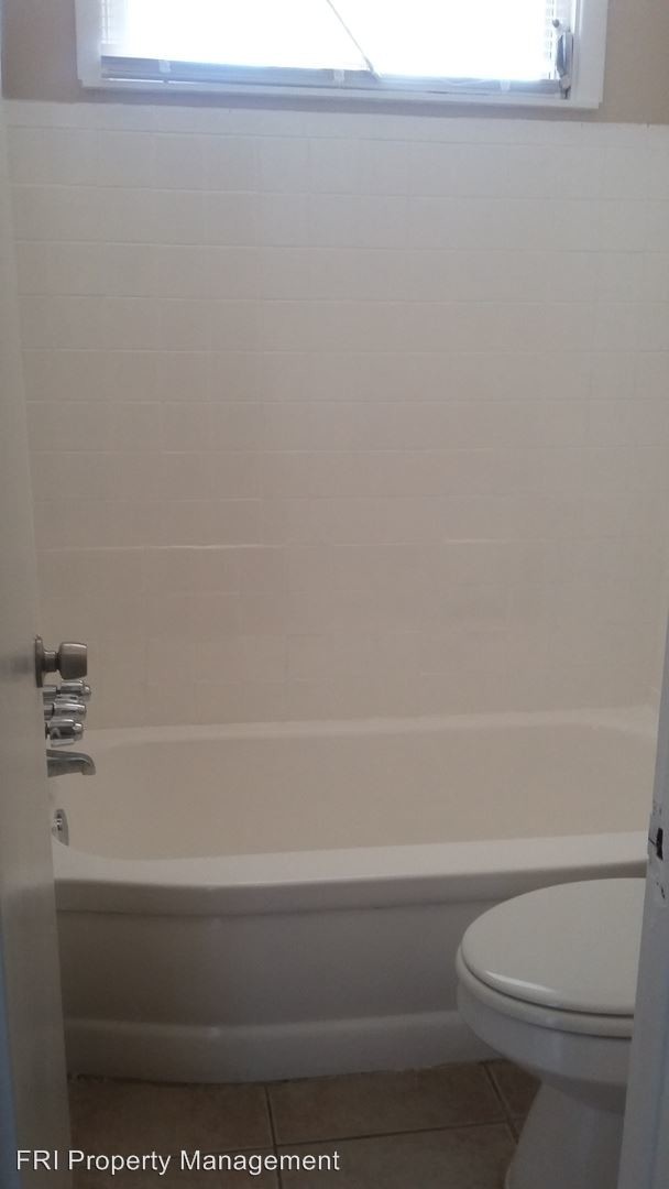 Building Photo - 1010 N Fiske Blvd