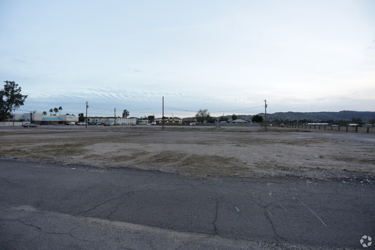 Primary Photo - Rosewood-Phoenix