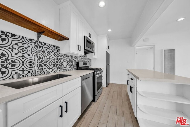 Building Photo - 2546 3rd St