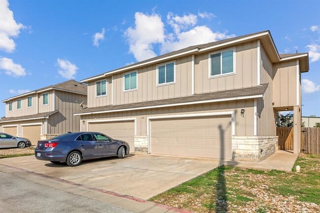 Building Photo - 408 Carl Shipp Dr