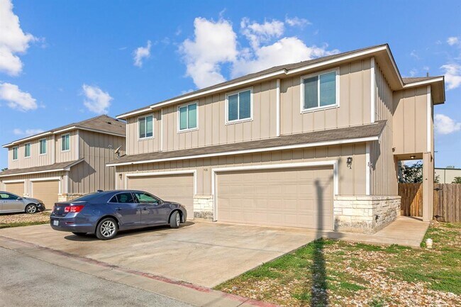 Foto del edificio - 408 Carl Shipp Dr