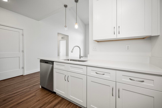 Building Photo - 231 Walton Ave