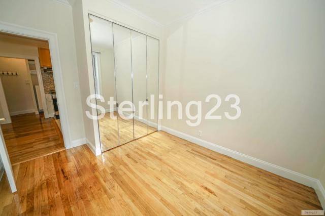 Foto del edificio - 2 bedroom in ASTORIA NY 11106