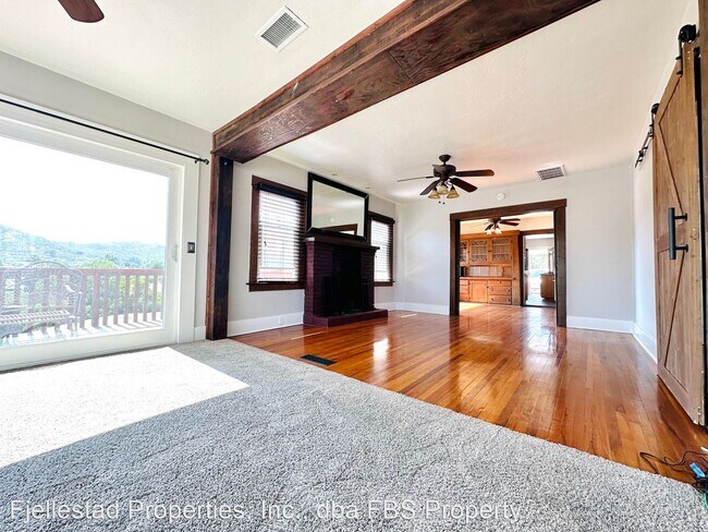 Building Photo - 2 br, 2 bath House - 10458 Vista Camino