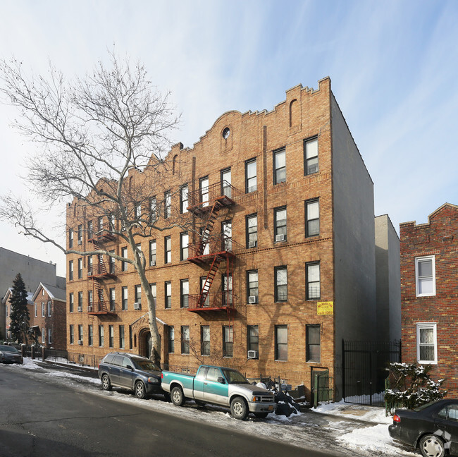 Building Photo - 92 E 53rd St