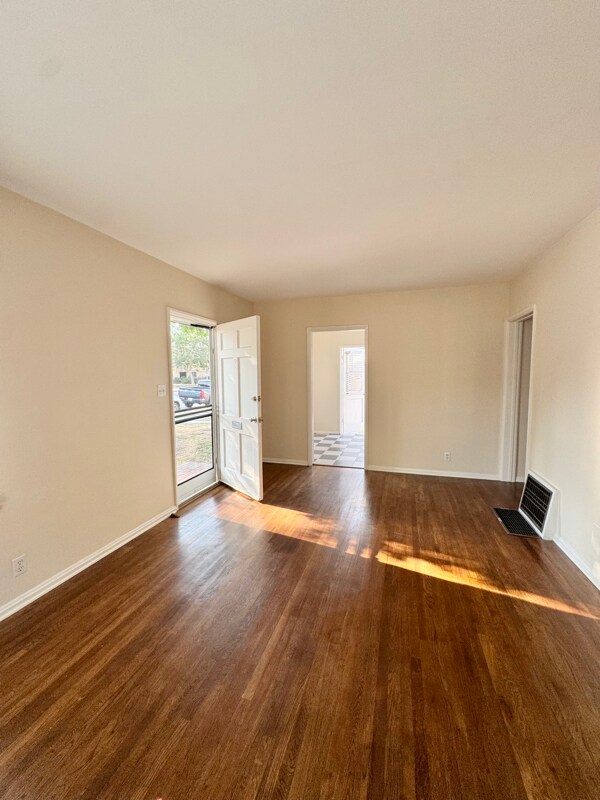 Foto del edificio - 5052 Colfax Ave