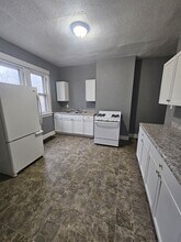 Building Photo - 606-608 W 9th St