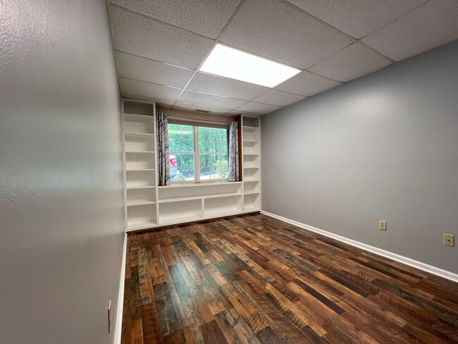 Building Photo - Knob Creek Apartment