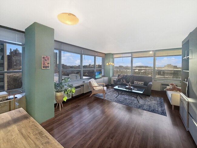 Foto del edificio - 3550 N Lake Shore Dr