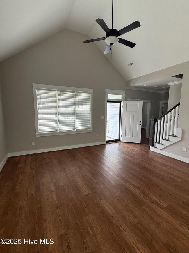 Building Photo - 3107 Brentwood Dr N