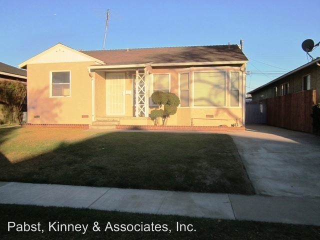 Primary Photo - 3 br, 1 bath House - 4822 LOMINA AVENUE