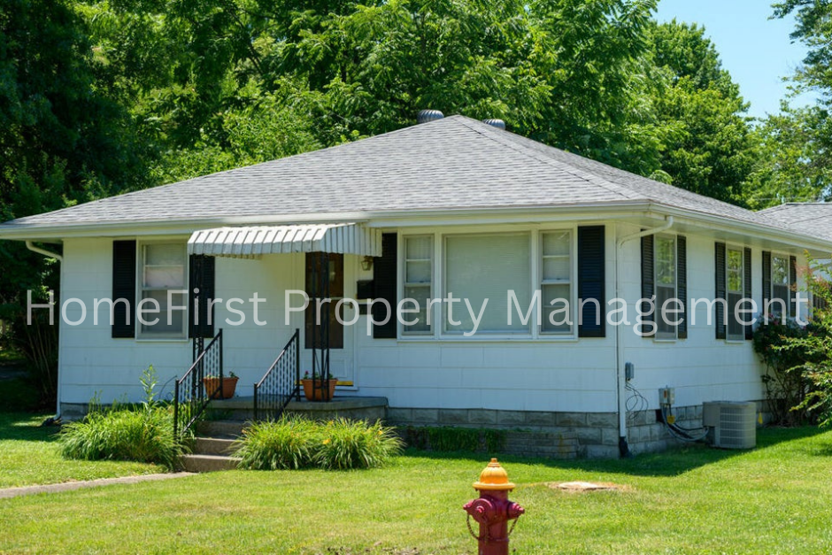 Primary Photo - 616 College St