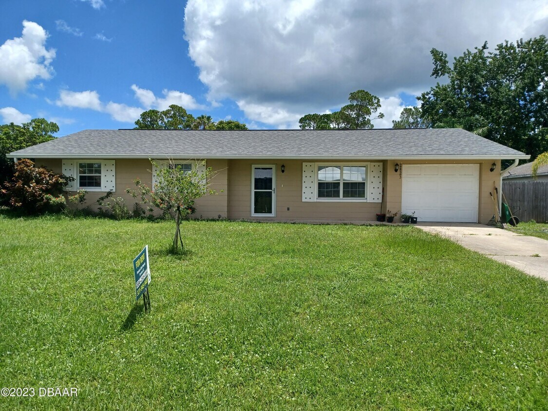 Foto principal - 2823 Queen Palm Dr