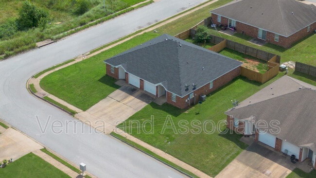 Building Photo - 256 Graystone Cir