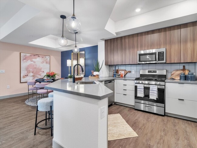 Building Photo - Elysian at Post