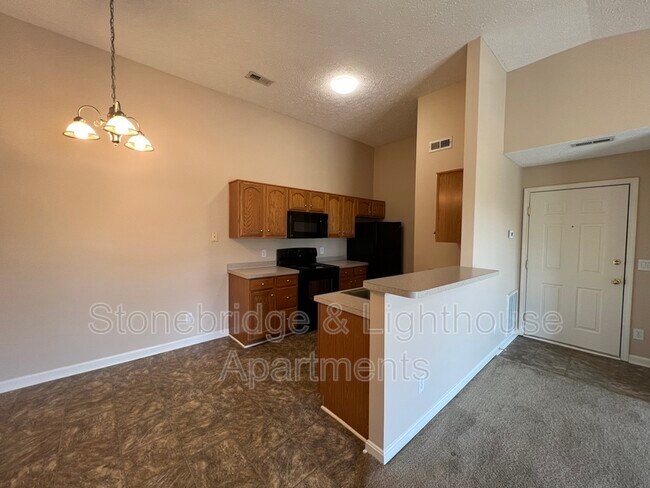 Building Photo - 2209 Lighthouse Dr