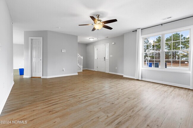 Building Photo - 123 Durbin Ln