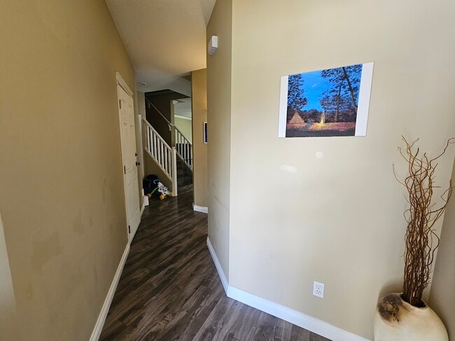 Building Photo - 46360 Valleyview Rd