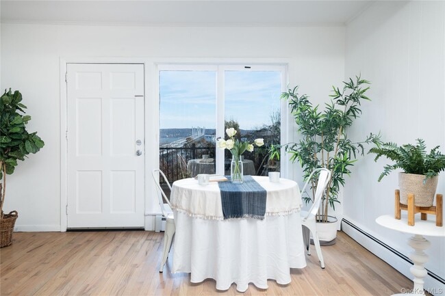 Building Photo - 1099 US-9W