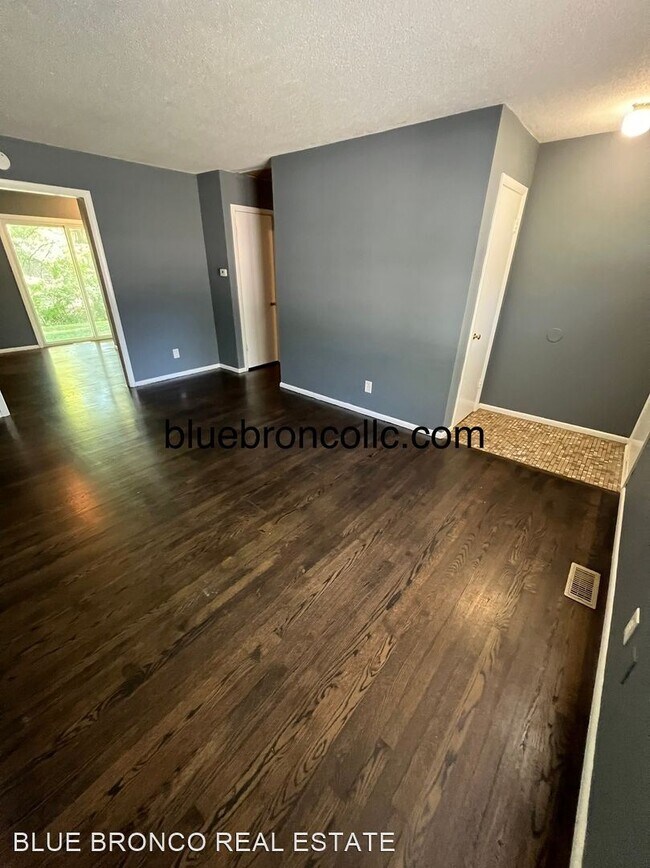 Foto del edificio - 3 br, 2 bath House - 9209 James A Reed Rd