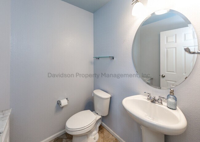 Foto del edificio - 7724 Canyon Oak Dr