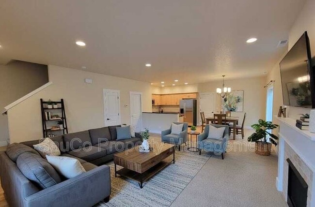 Building Photo - 322 SW Marsuda Terrace