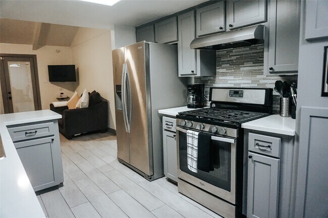 Foto del edificio - 2155 Twinbrooke Dr