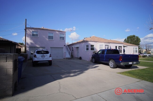 Building Photo - 2301 Olympic Dr