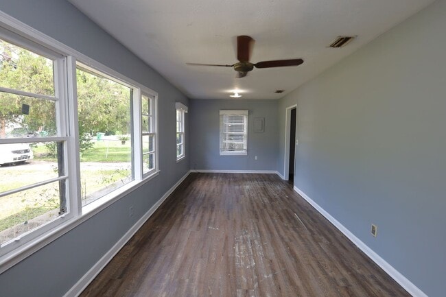Foto del edificio - 751 E Brookwood Pl
