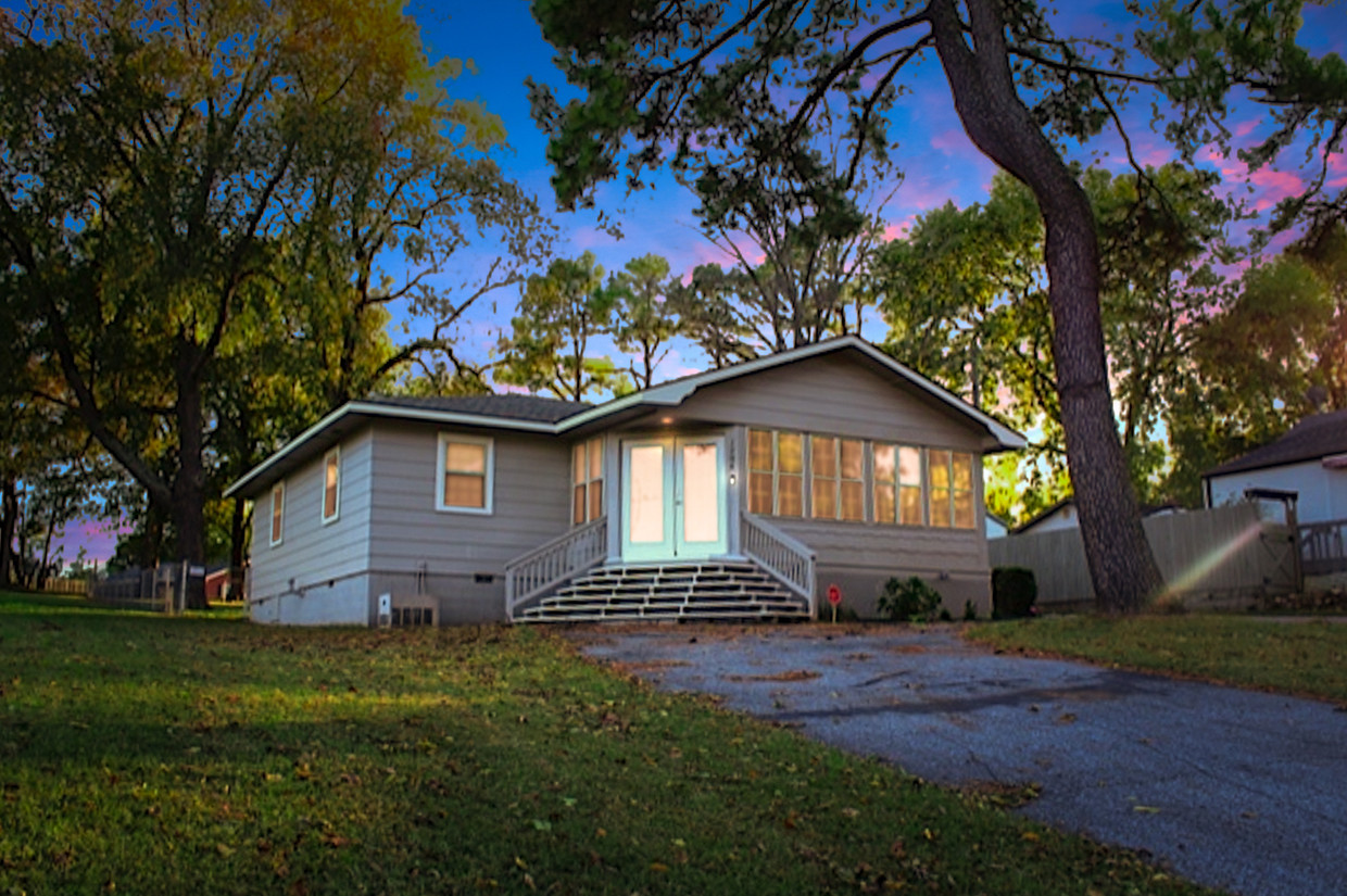 Primary Photo - 1208 Red Bud Dr