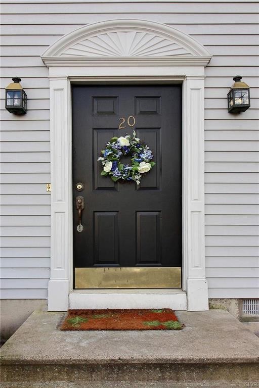 Foto del edificio - 124 Eaglesmere Cir