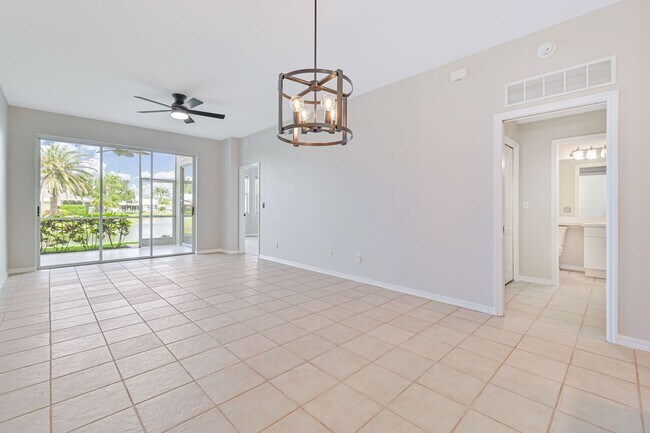 Foto del edificio - ~ Lake View 1st Floor Condo - 2/2 - Golf I...