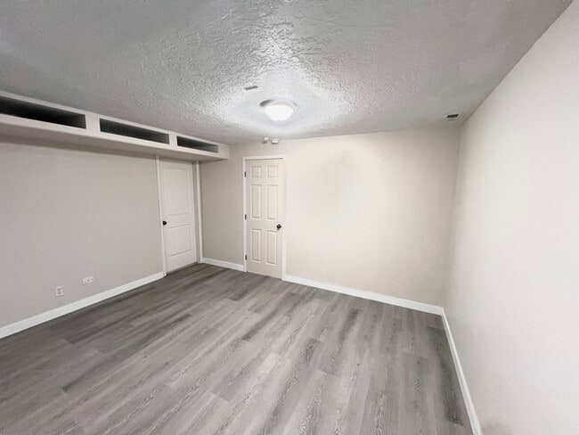 Building Photo - 6291 Liza Ln