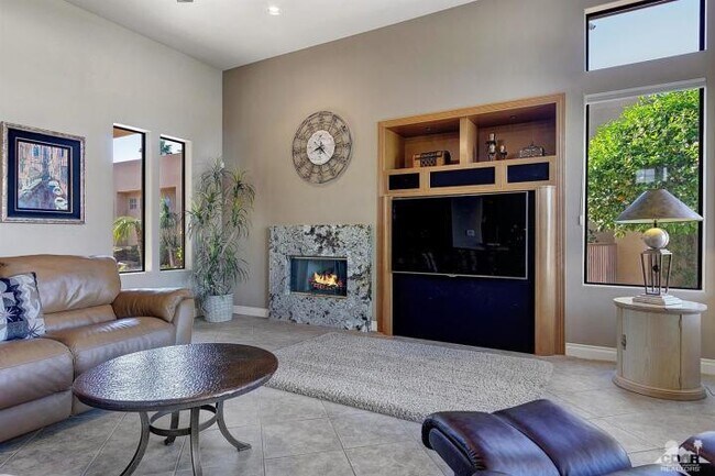 Building Photo - 10 Birkdale Cir