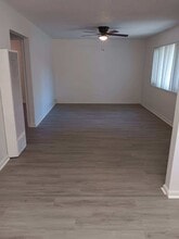 Building Photo - 2427 Mariposa Ave