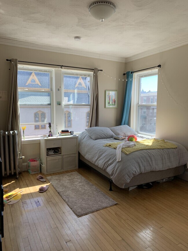 15 Harvard Ter Unit 1, Boston, MA 02134 15 Harvard Ter Boston, MA