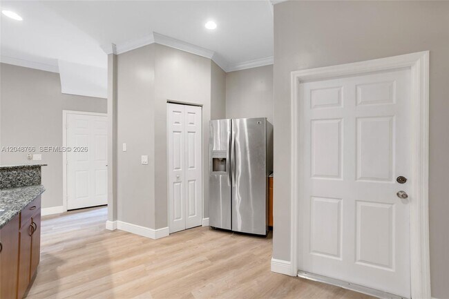 Foto del edificio - 2929 SW 18th Terrace