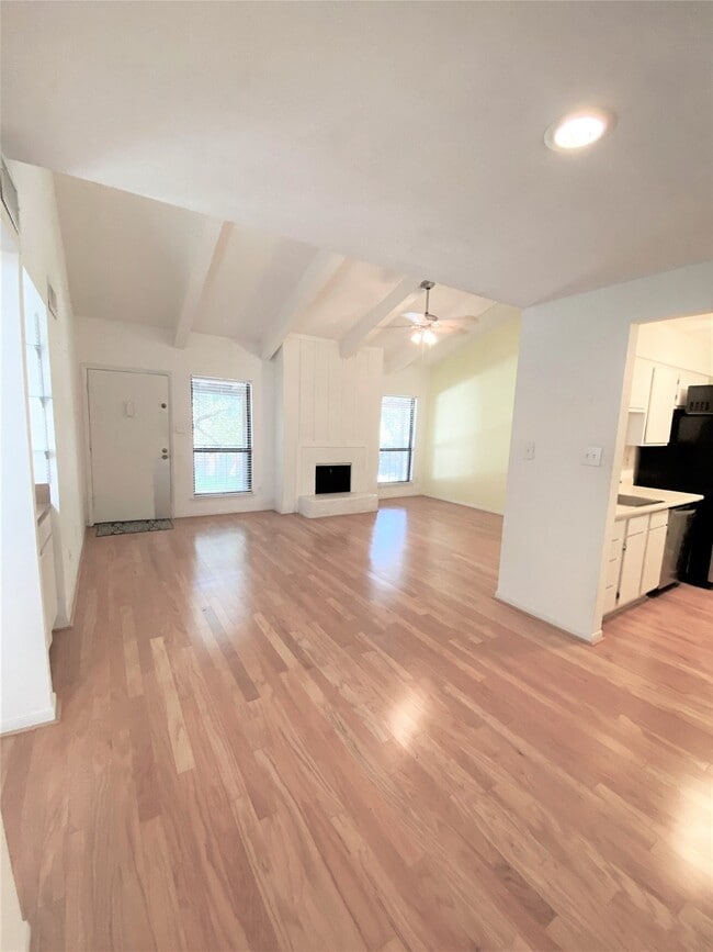 Building Photo - 5711 Sugar Hill Dr