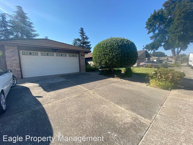 Building Photo - 3 br, 2 bath House - 2442 Meadow Lake Dr