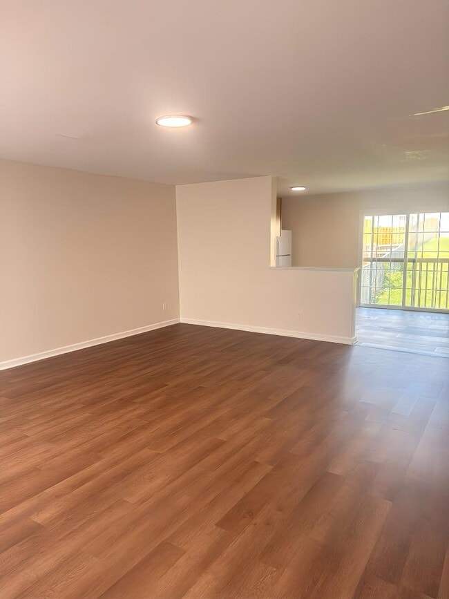 Building Photo - 986 Aztec Dr