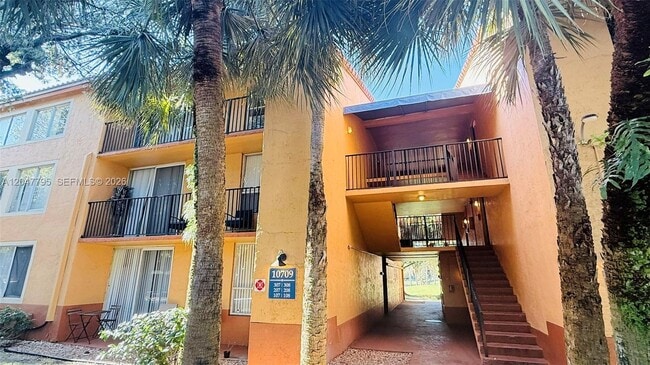 Foto del edificio - 10709 Cleary Blvd