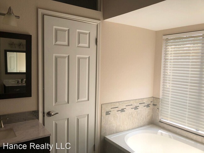 Foto del edificio - 5 br, 3 bath House - 8223-Cooks Pt