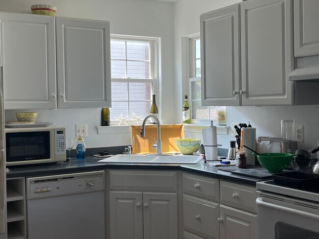 Foto del edificio - 2733 Holly Beach Rd